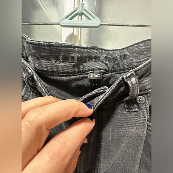 AE Strigid Ripped Mom Jean - Picture 7 of 16